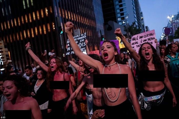 Brazil: Topless Feminists Want Abortion On Demand